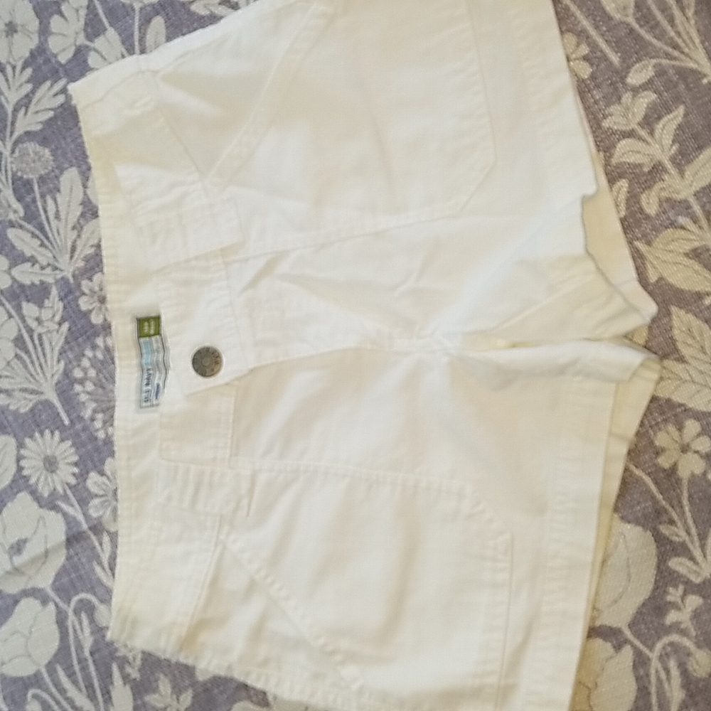 Old Navy white shorts